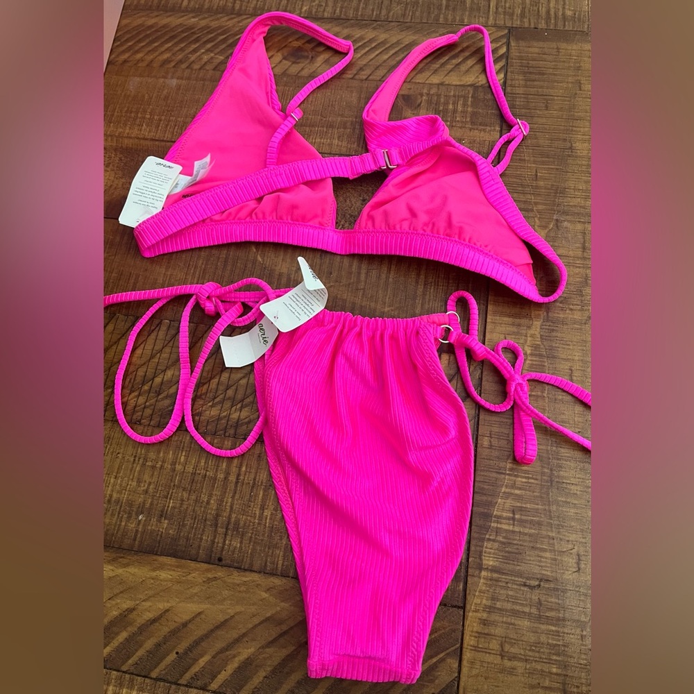 NWT Aerie FULL SET Shine Rib Plunge Top + Cheekiest Strappy Bottom Miami Pink - Picture 6 of 7